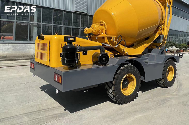 Self Loading Concrete Mixer Truck