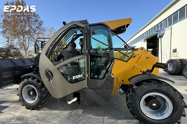 Rough Terrain Telehandler